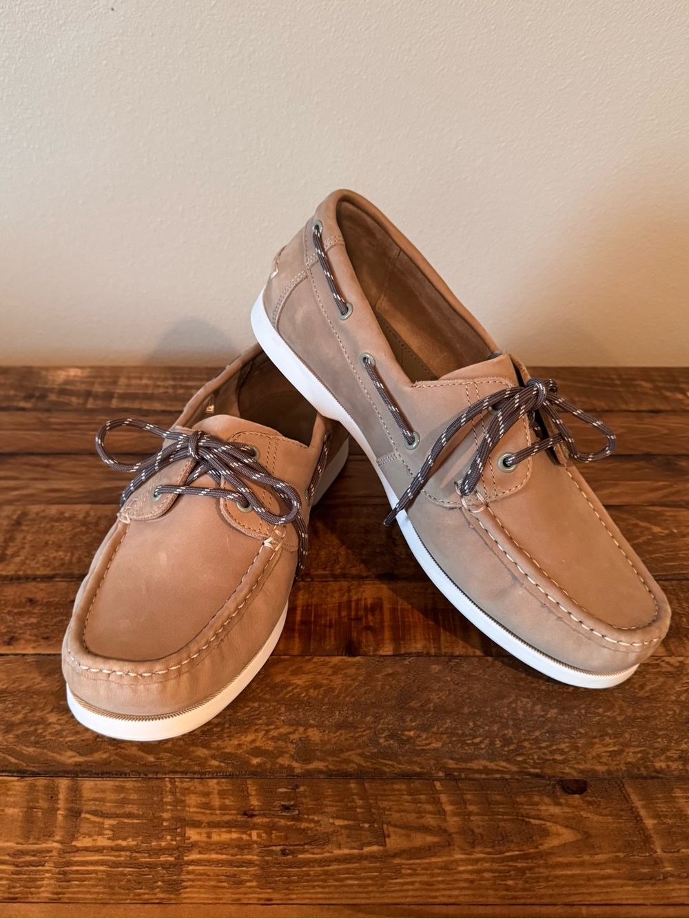 Samuel Windsor Tan Suede Men’s Boat Deck Shoes with Contrast Laces
